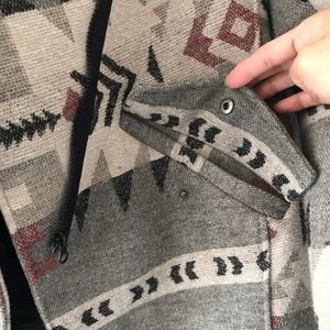 BB Dakota Jackets & Coats - Hooded printed coat w/faux fur BB Dakota Jackets & Coats - Hooded printed coat w/faux fur
